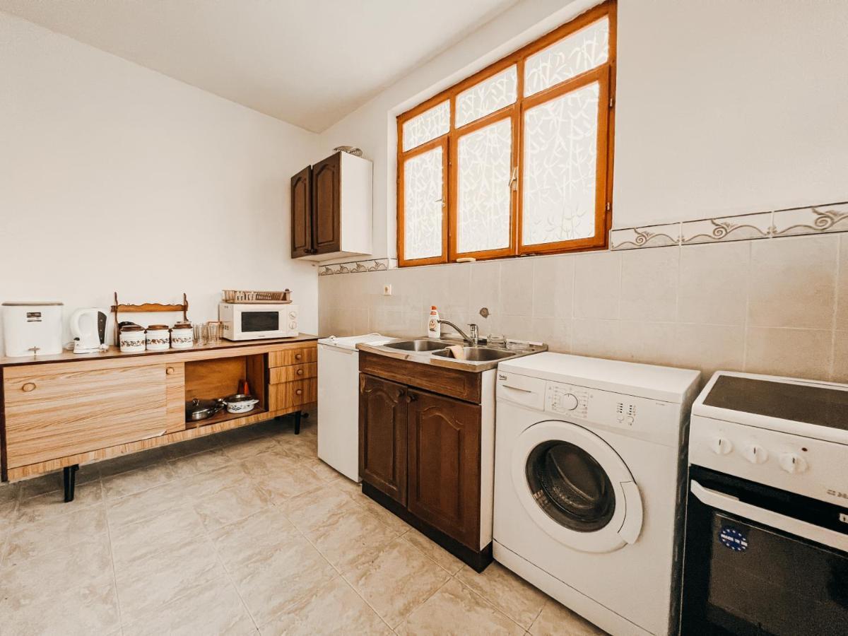 Vladivostok Apartments Tivat Bagian luar foto