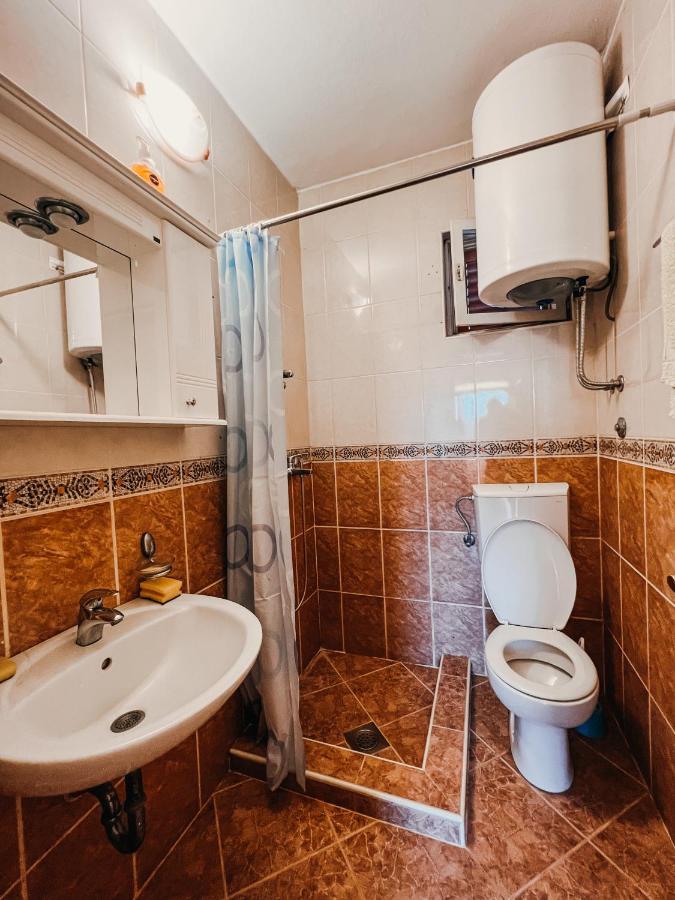 Vladivostok Apartments Tivat Bagian luar foto