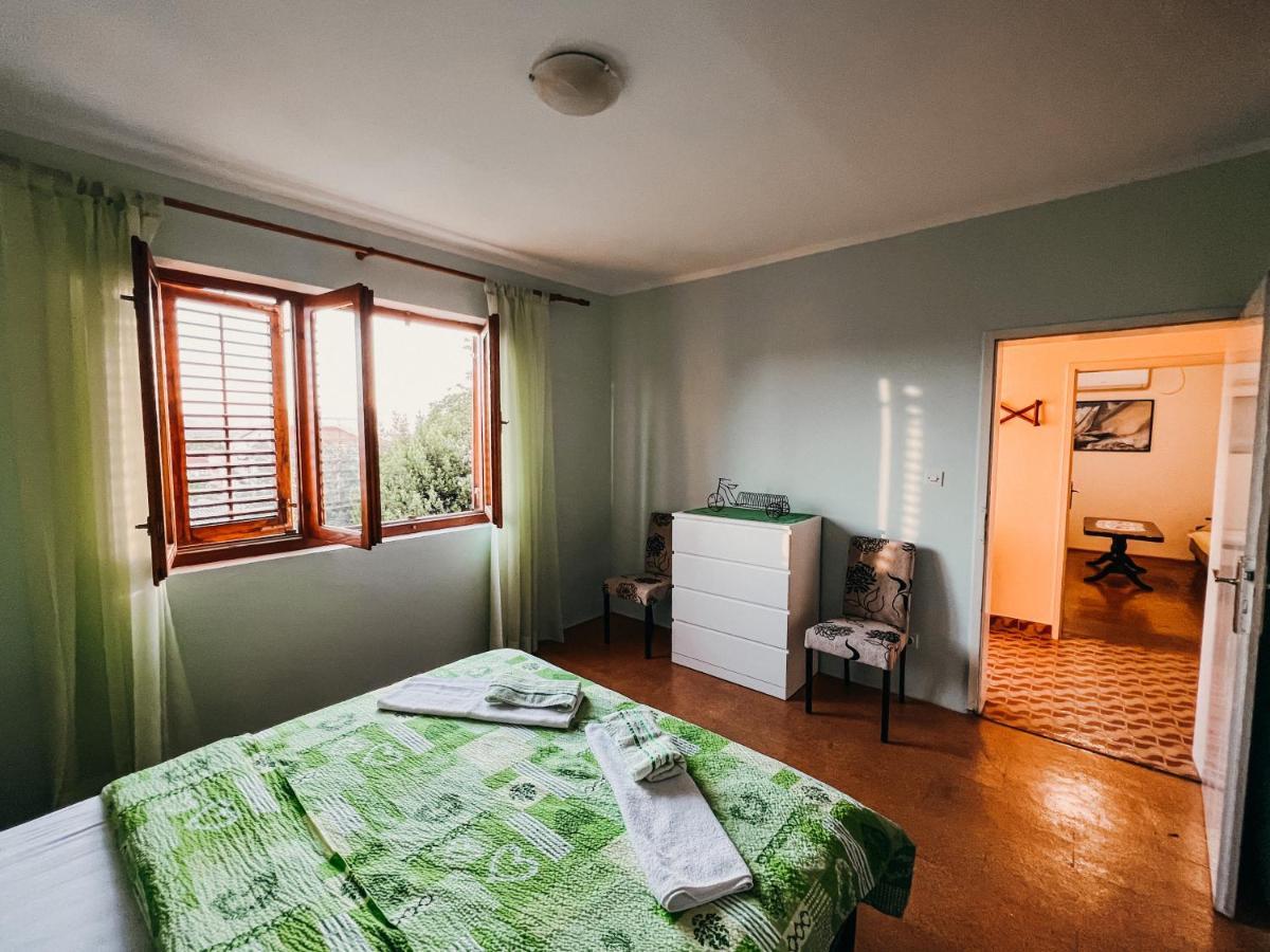 Vladivostok Apartments Tivat Bagian luar foto