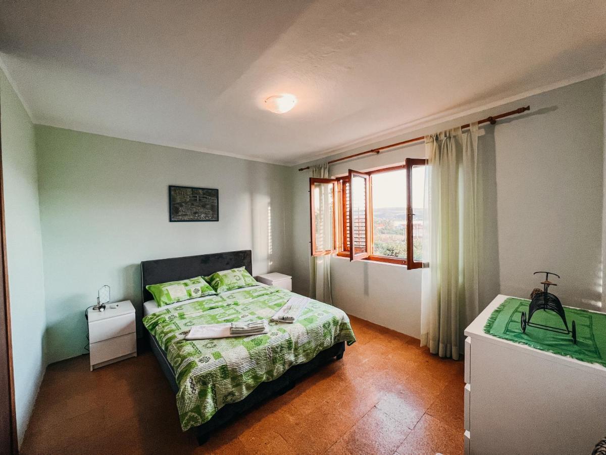 Vladivostok Apartments Tivat Bagian luar foto