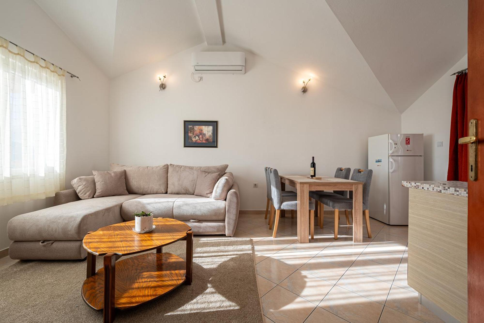 Vladivostok Apartments Tivat Bagian luar foto